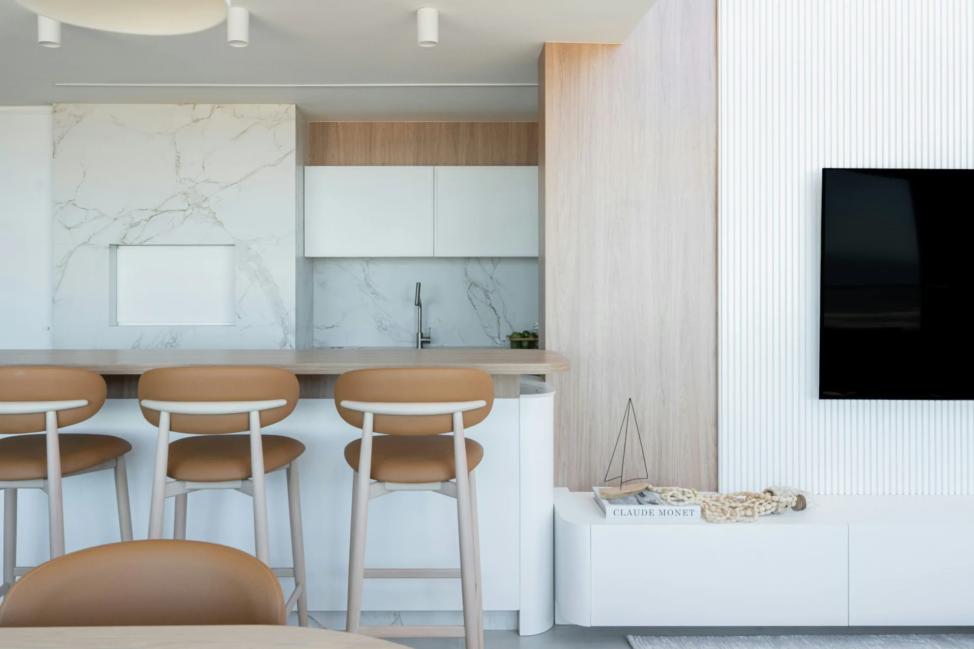 Cuisine et aire de vie d’un logement contemporain